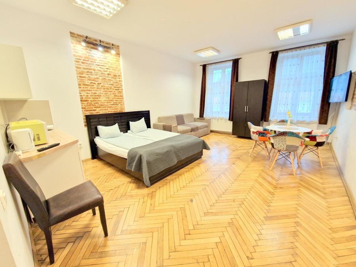 Key Apartments In Main Square Braşov Exteriör bild