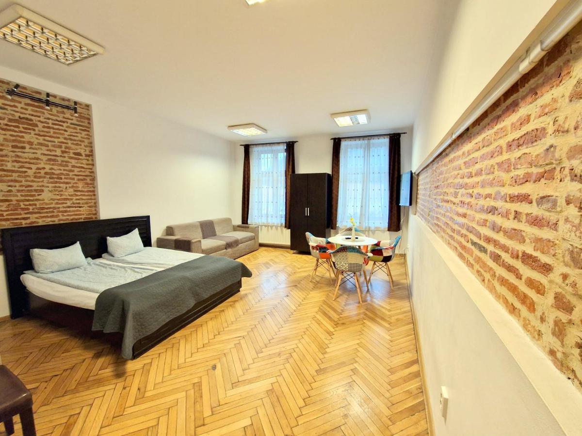 Key Apartments In Main Square Braşov Exteriör bild