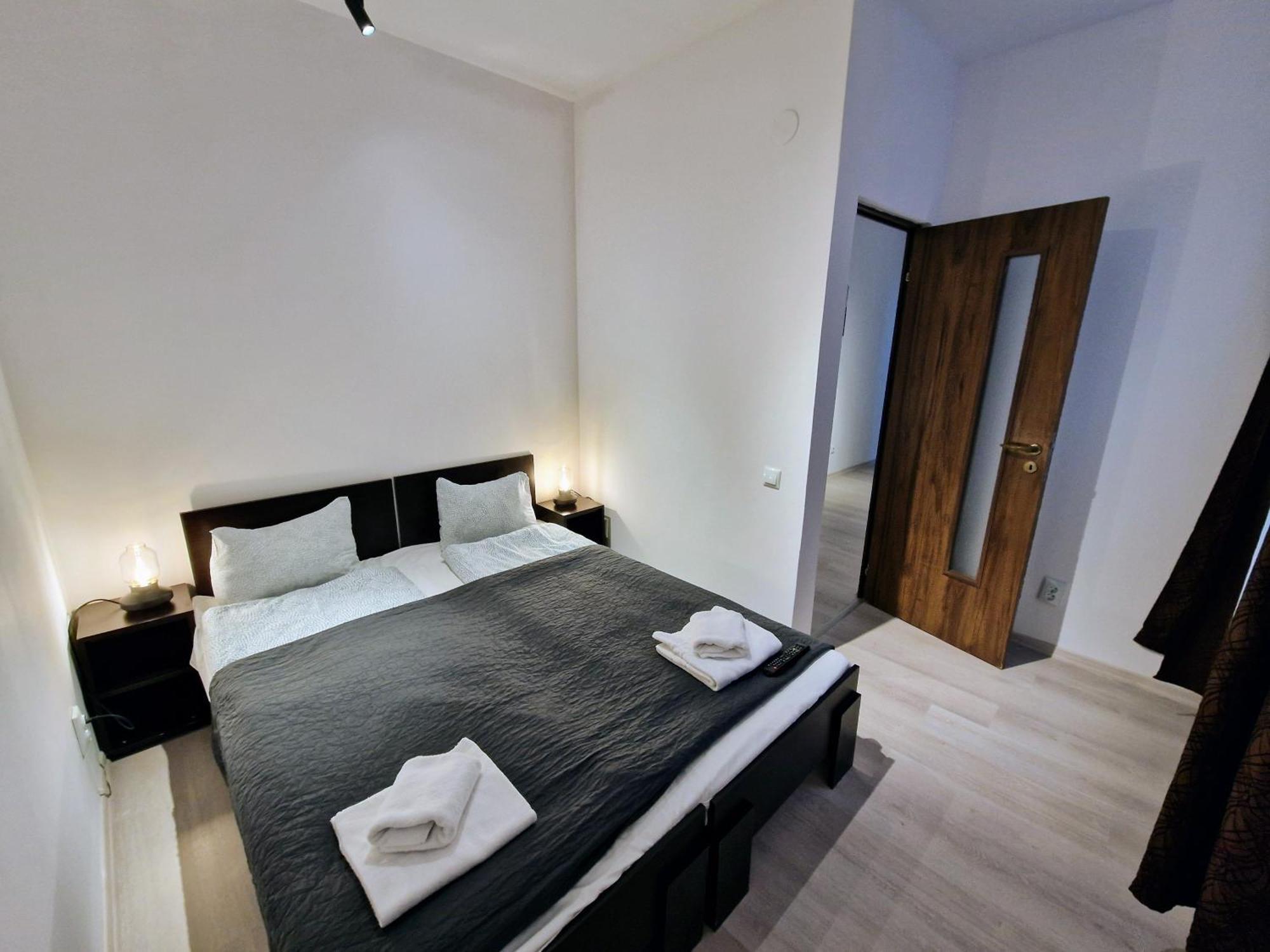 Key Apartments In Main Square Braşov Exteriör bild